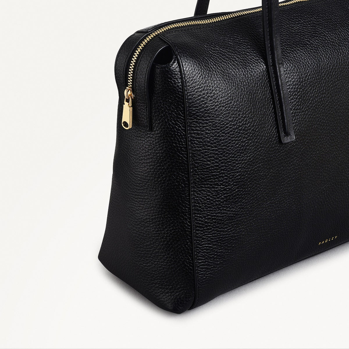 Eastcastle Street Leather Medium Ziptop Shoulder Bag in Black - 111220