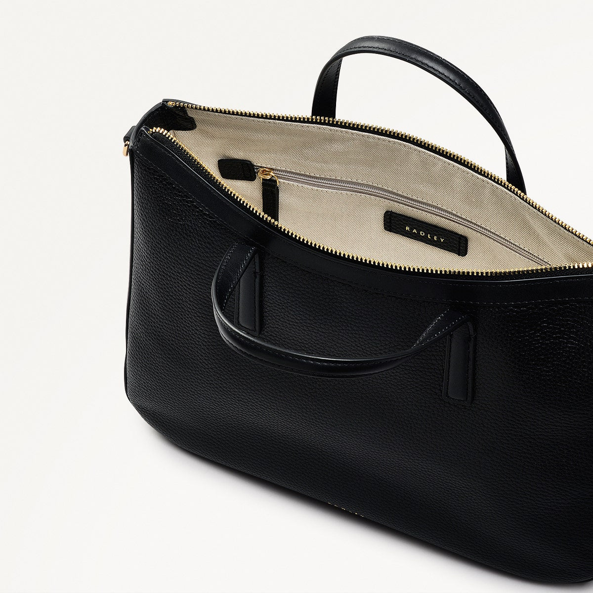 Longford Lane Leather Medium Ziptop Grab Bag in Black - 111243