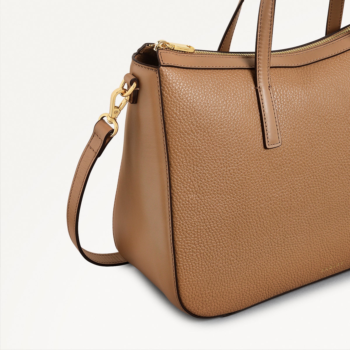 Longford Lane Leather Medium Ziptop Grab Bag in Chai - 111244