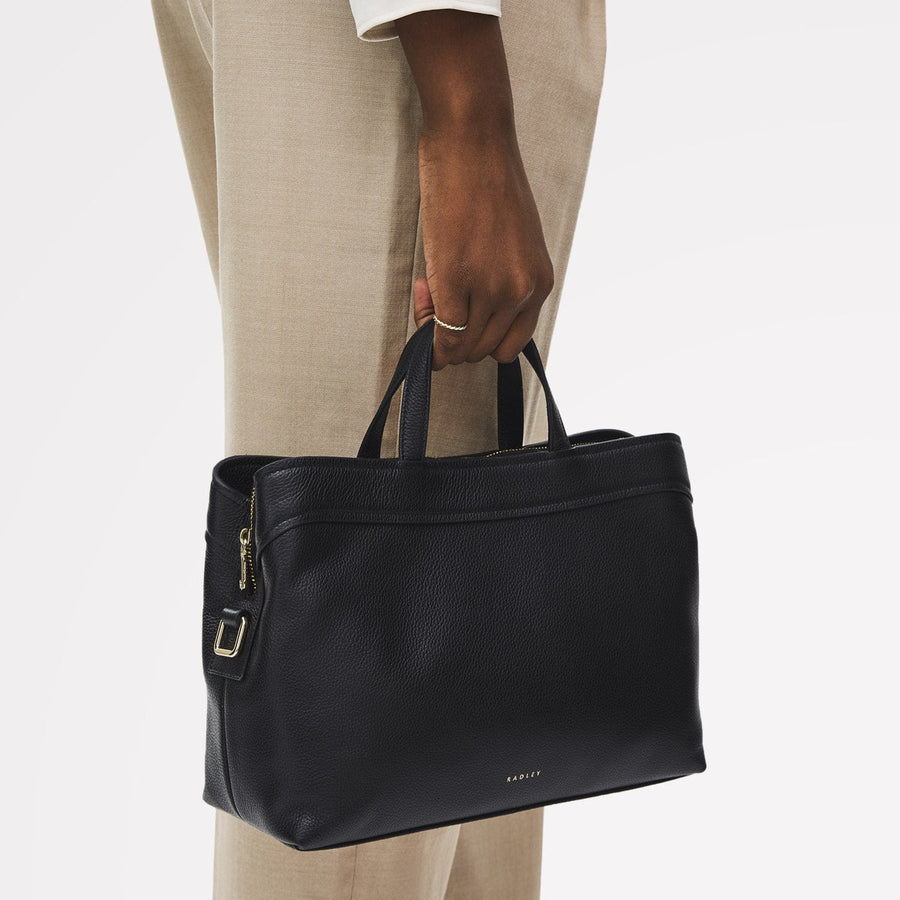 Albany Mews Leather Medium Ziptop Grab Bag in Black - 111257