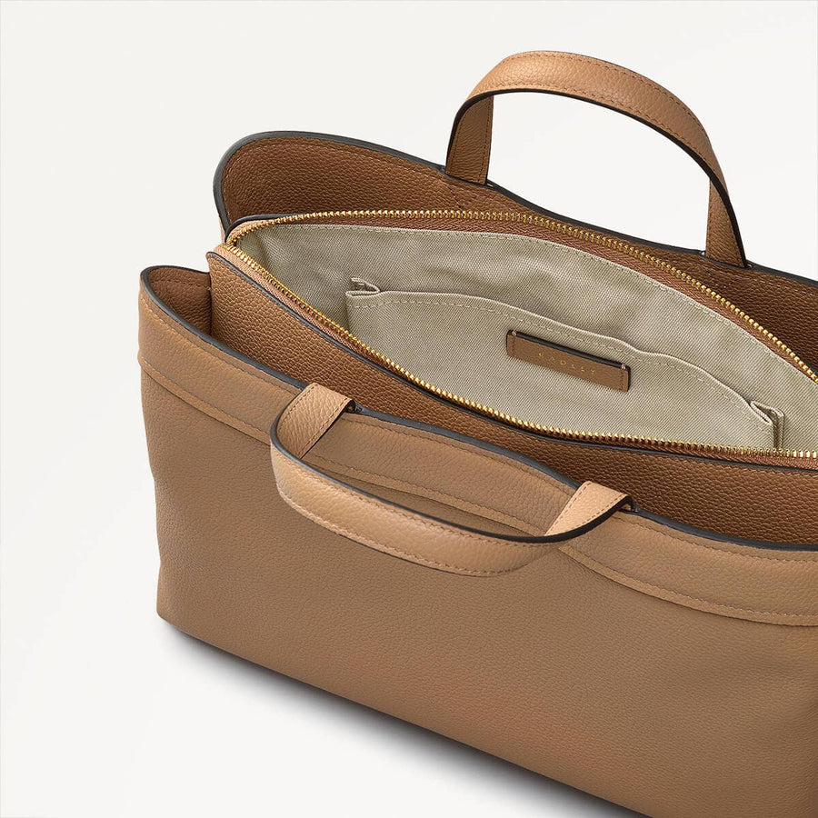 Albany Mews Leather Medium Ziptop Grab Bag in Chai - 111258