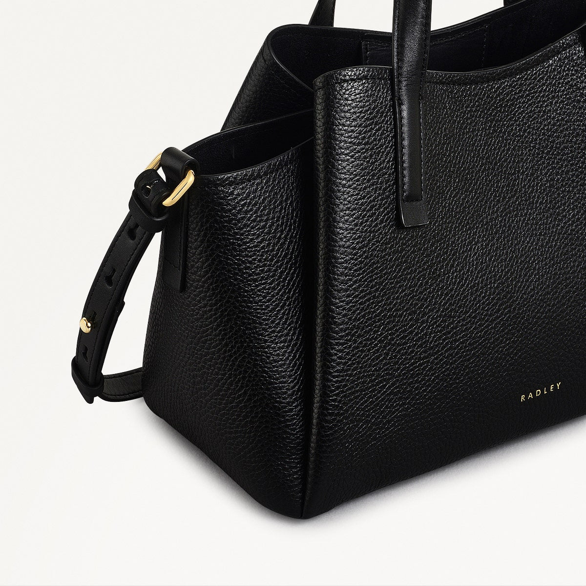 Blake Gardens Leather Small Ziptop Grab Bag in Black - 111289