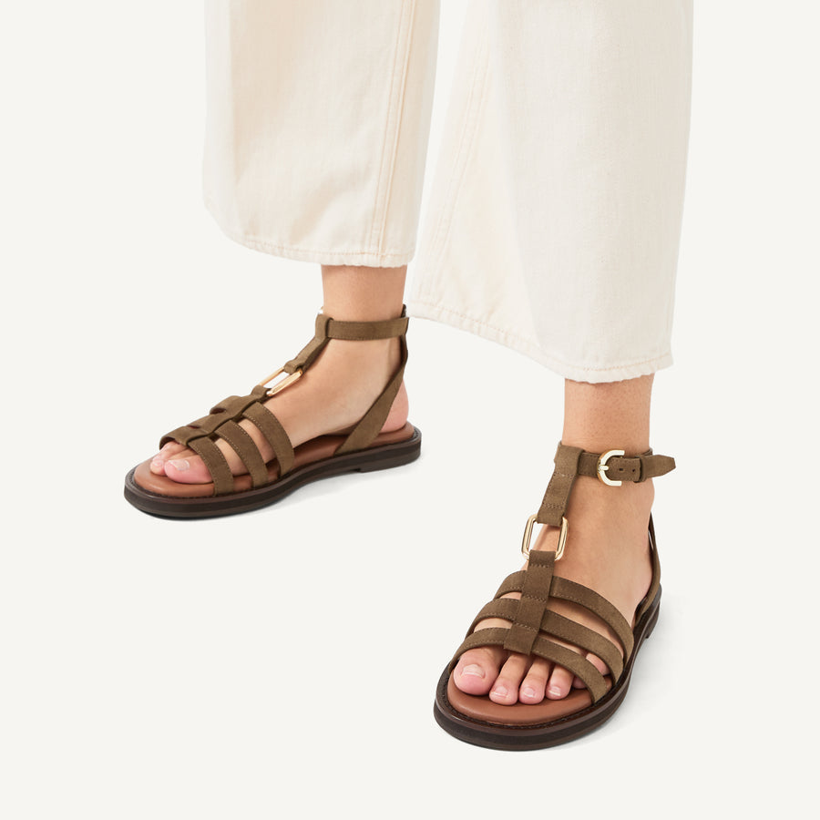 Fore Street Gladiator Sandal in Ivy - 111311