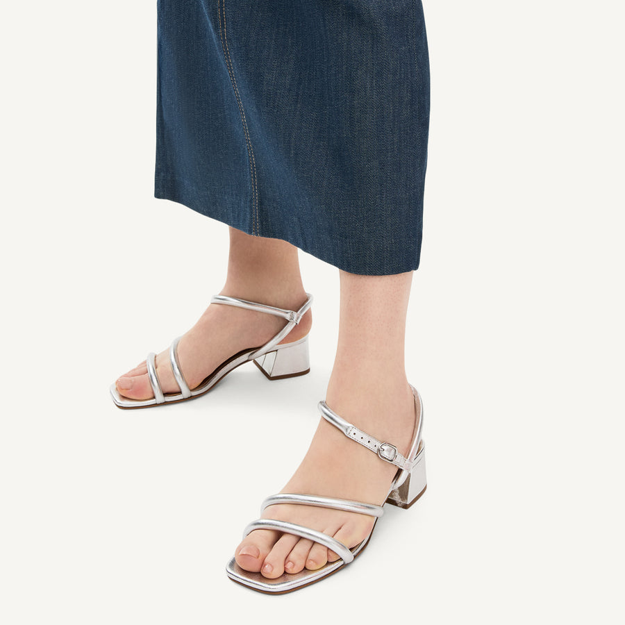 LANDSDOWN CRESCENT STRAP SANDAL SILVER