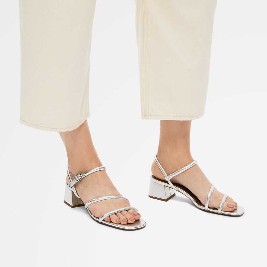 LANDSDOWN CRESCENT STRAP SANDAL SILVER