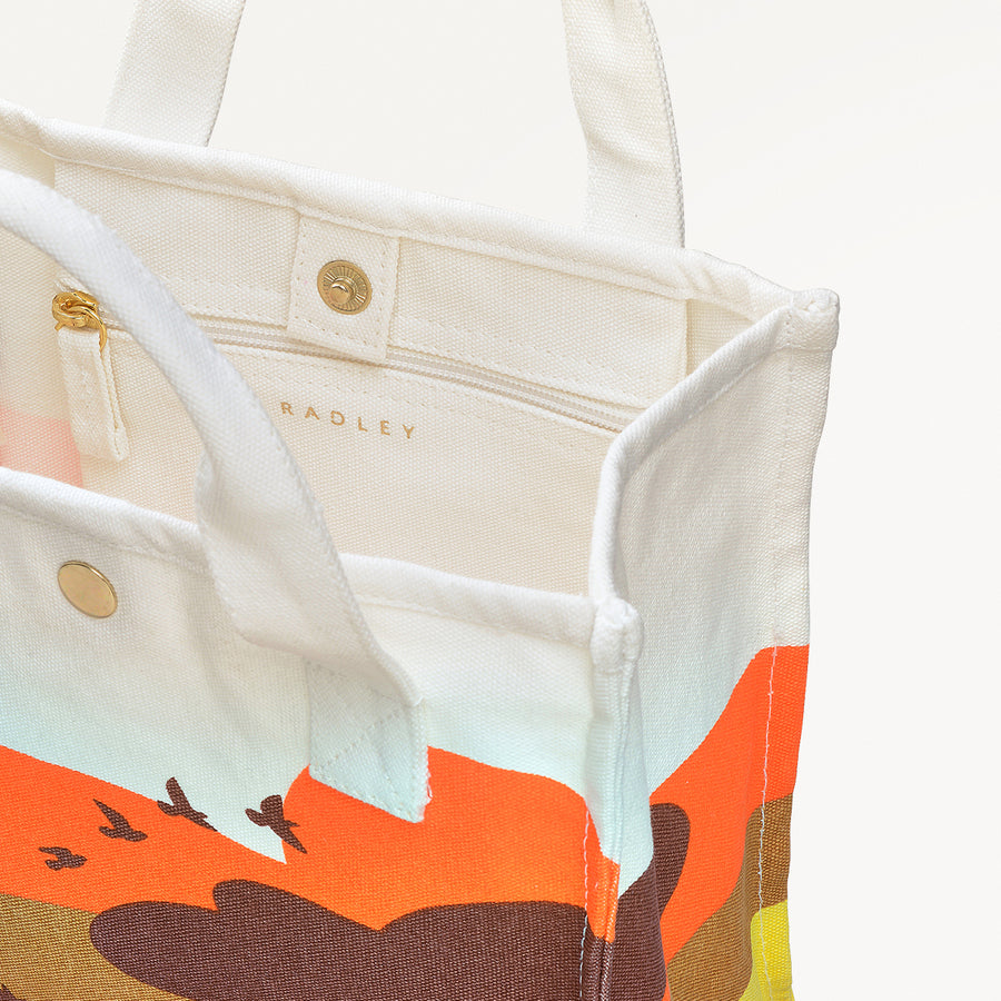 On Safari Fabric Small Open Top Grab in Pecan - 111363