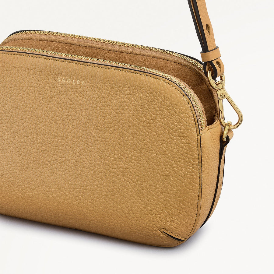 Dukes Place Leather Medium Ziptop Cross Body Bag in Pecan - 111380