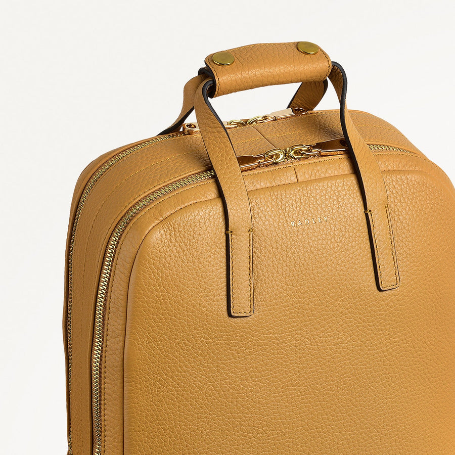 Dukes Place Leather Medium Zip Around Backpack in Pecan - 111383