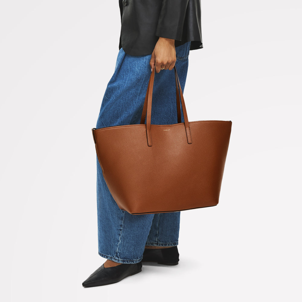 Dukes Place Large Open Top Tote Saddle - 111385