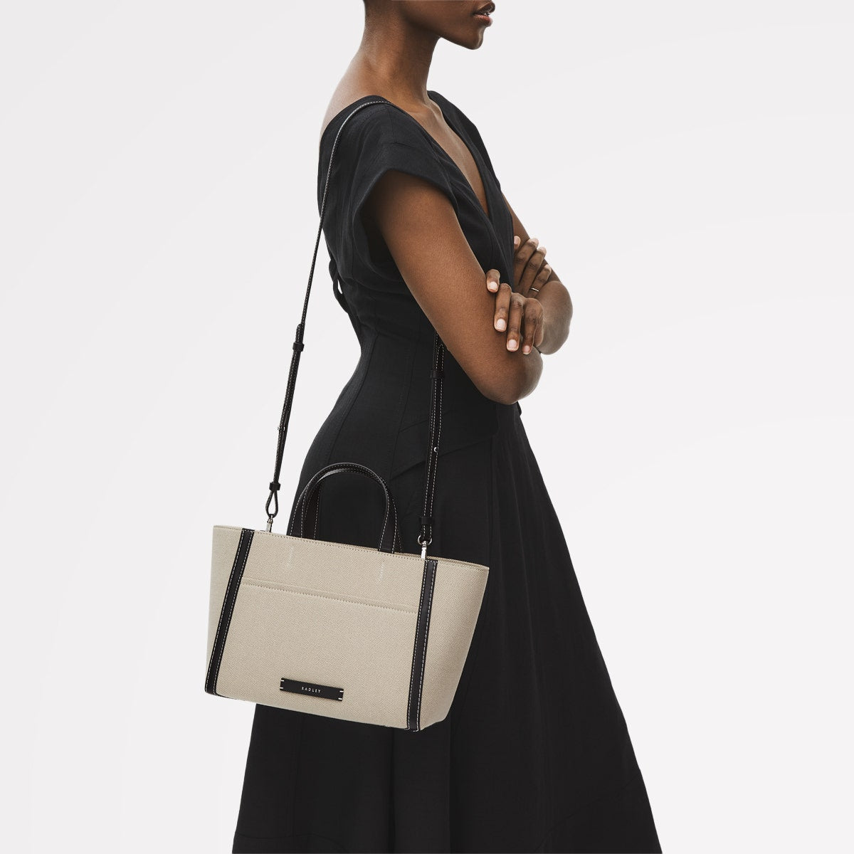 Oak Street Leather Medium Ziptop Grab Bag in Natural - 111400