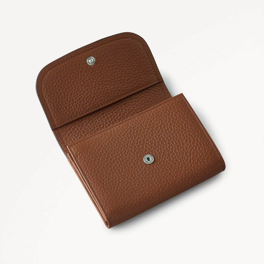 Bathurst Mews Leather Medium Flapover Wallet in Saddle - 111416