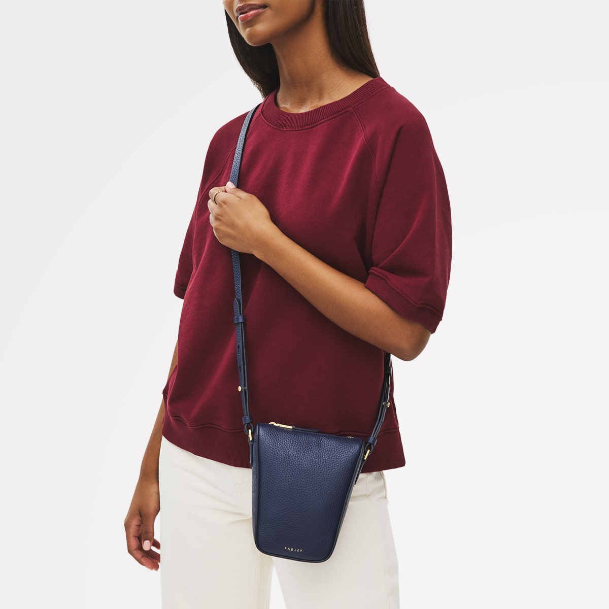 Oak Street Leather Medium Phone Cross Body Bag in Evenfall - 111420