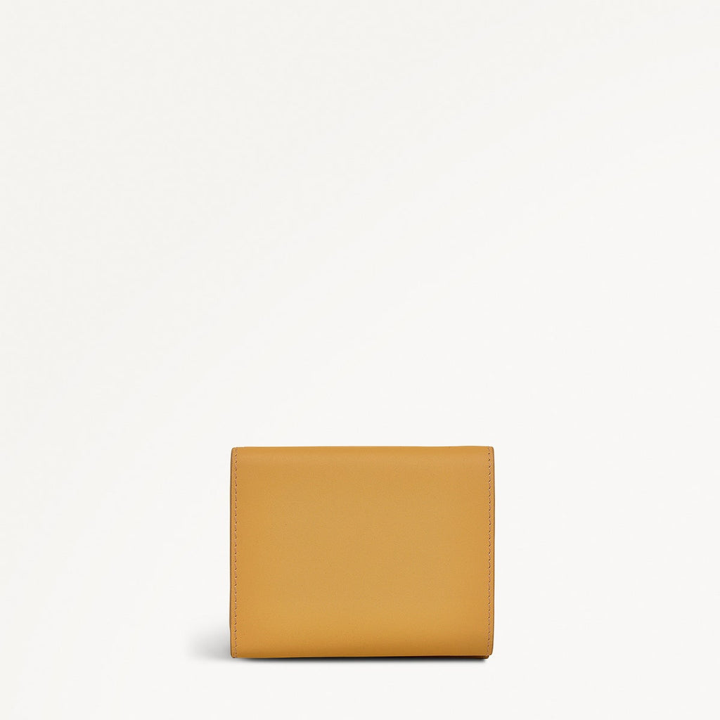 Pockets Leather Small Trifold Wallet in Pecan - 111482