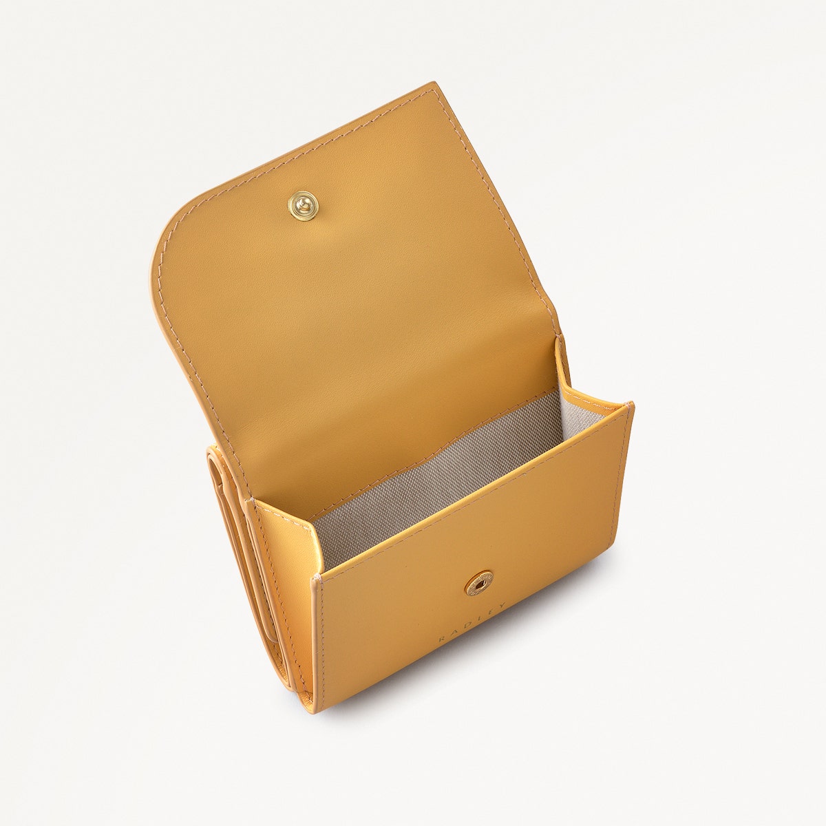 Pockets Leather Small Trifold Wallet in Pecan - 111482