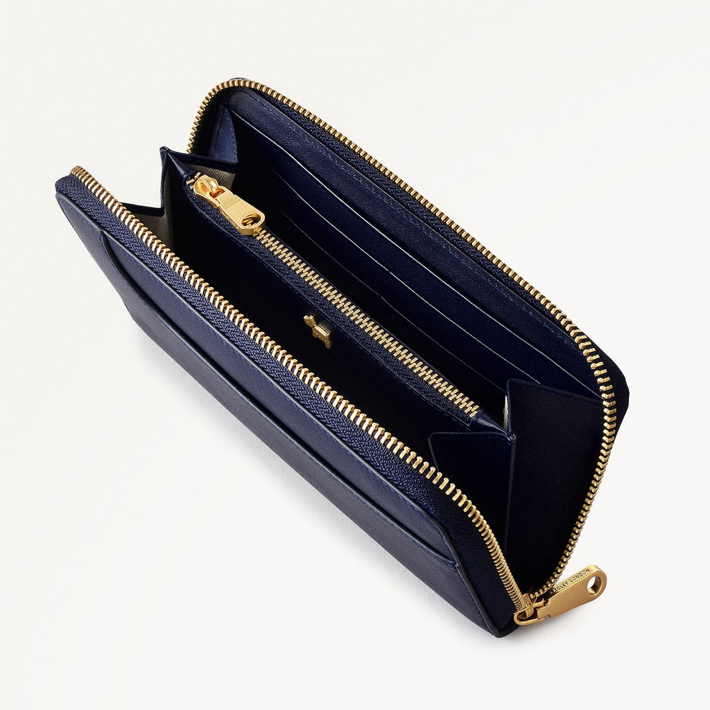 Pockets Leather Large Bifold Wallet in Evenfall - 111501