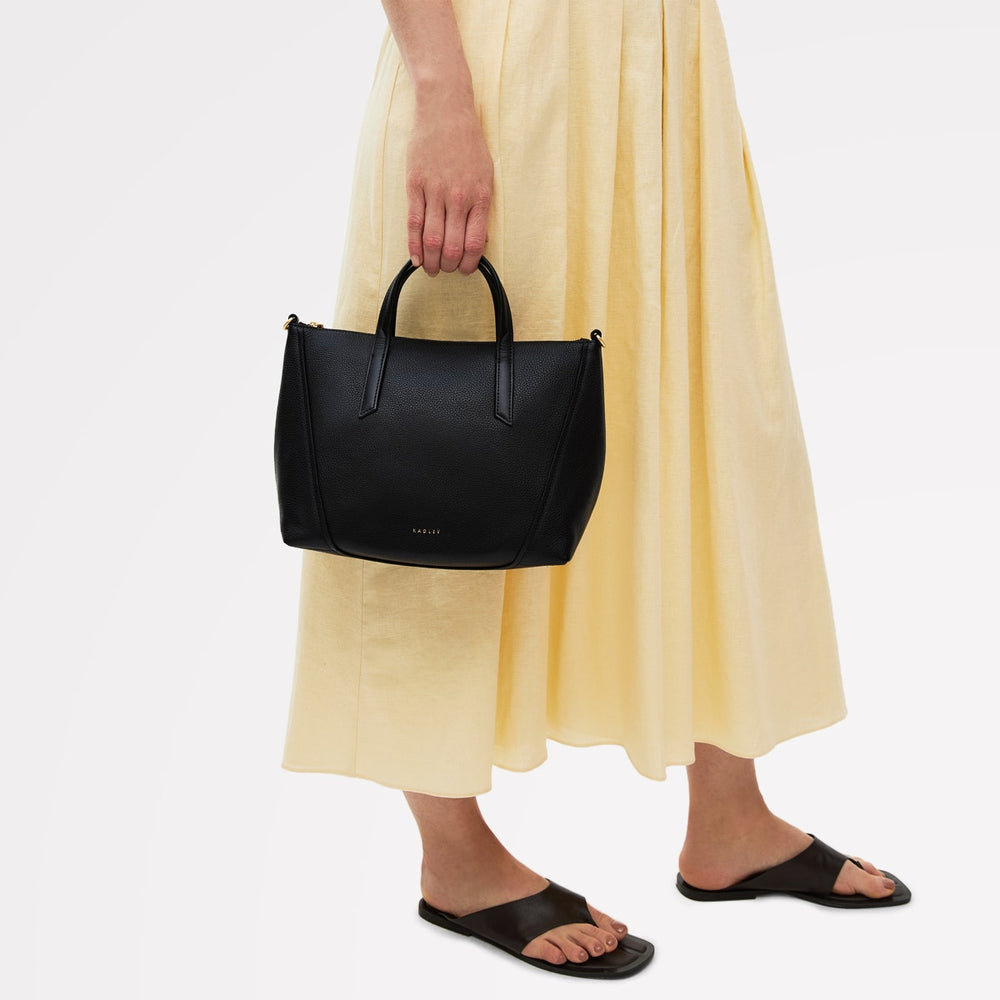 KENDAL TERRACE MEDIUM ZIPTOP GRAB BLACK