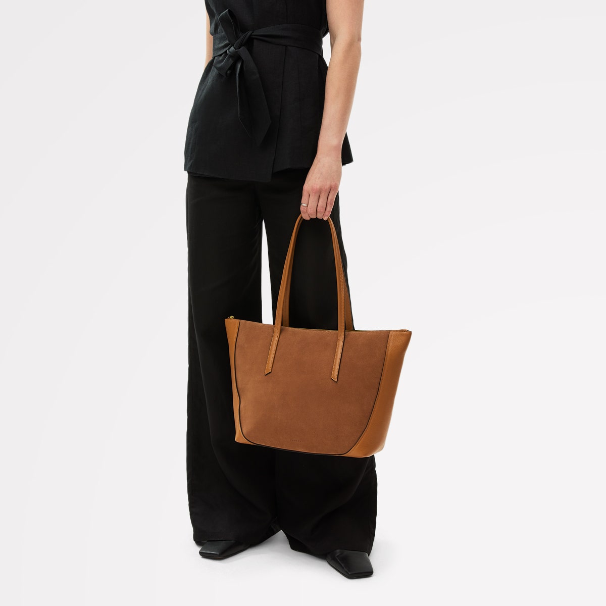 Kendal Terrace Leather Large Ziptop Tote Bag in Dark Butter - 111568