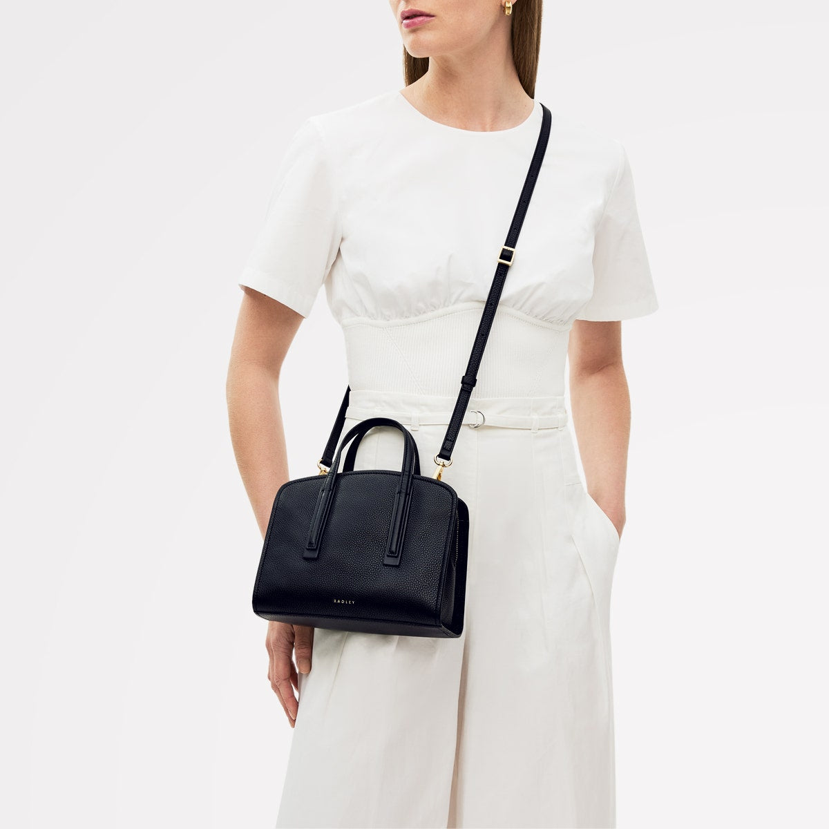 Arragon Row Fabric Small Zip Around Grab Bag in Black - 111710