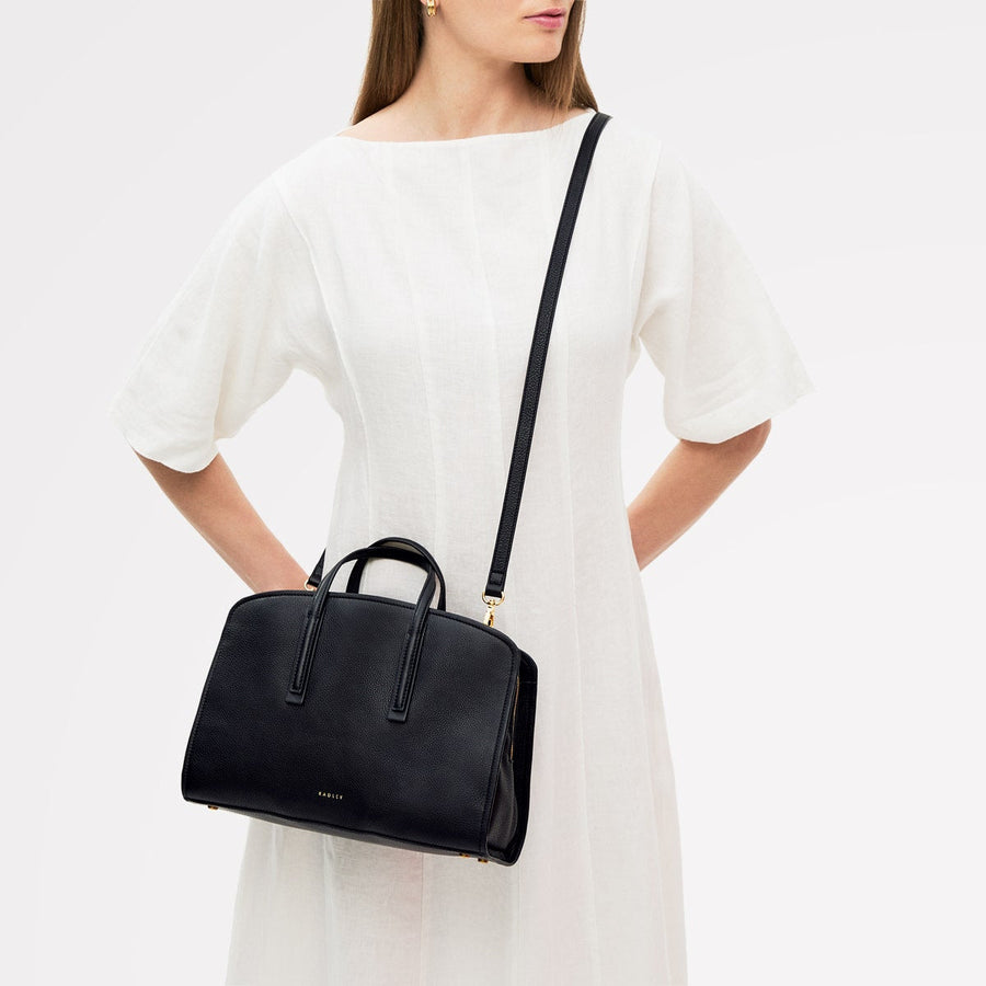 Arragon Row Fabric Medium Zip Around Grab Bag in Black - 111713