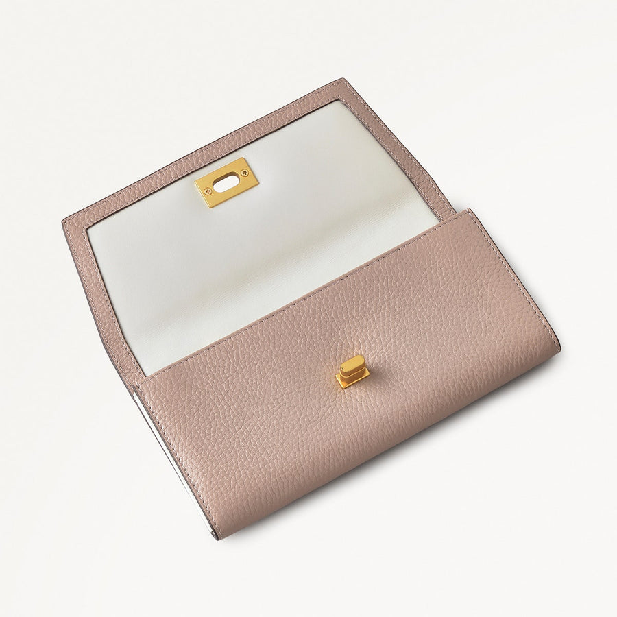 Brook Avenue Leather Large Flapover Wallet in Latte - 111764