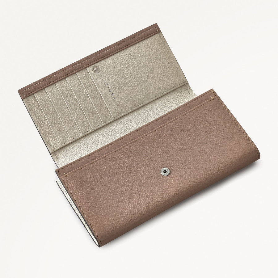 Holmes Avenue Leather Large Flapover Wallet in Latte - 111770