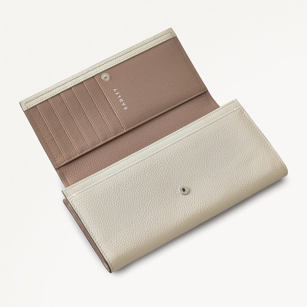 Holmes Avenue Leather Large Flapover Wallet in Chalk - 111771