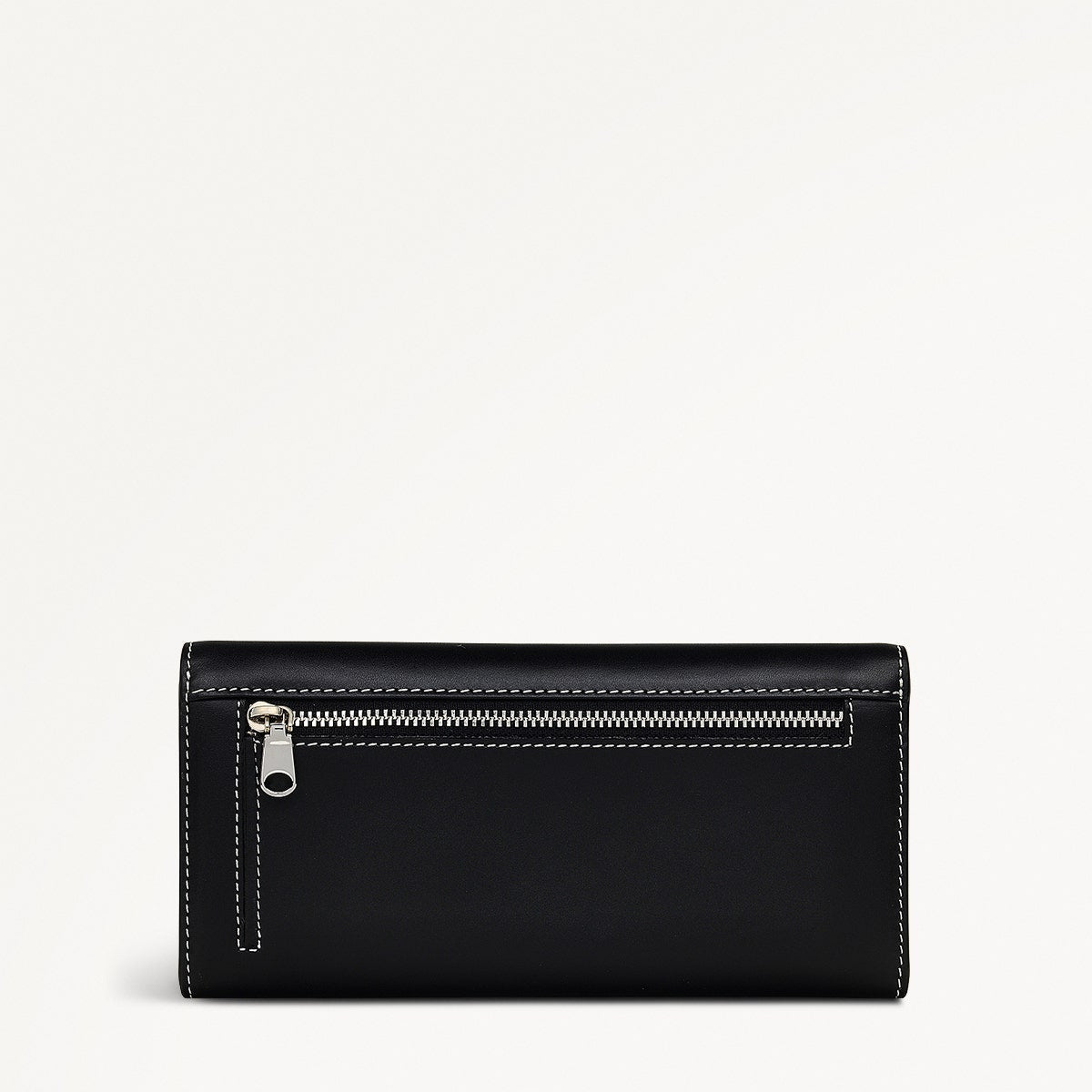 Face To Face Leather Large Flapover Wallet in Black - 111811
