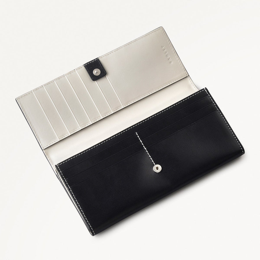 Face To Face Leather Large Flapover Wallet in Black - 111811