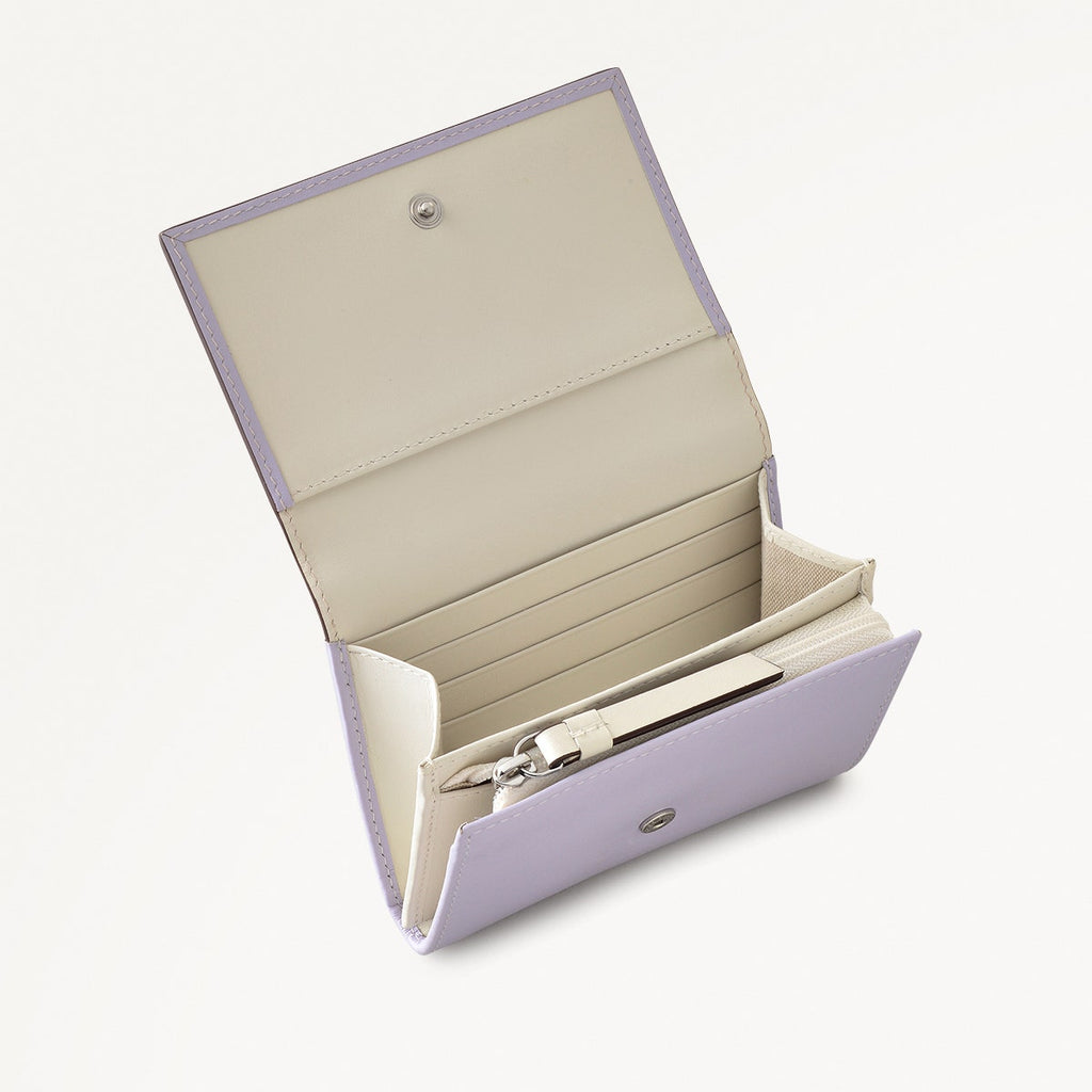 Face To Face Leather Medium Flapover Wallet in Bellflower - 111812