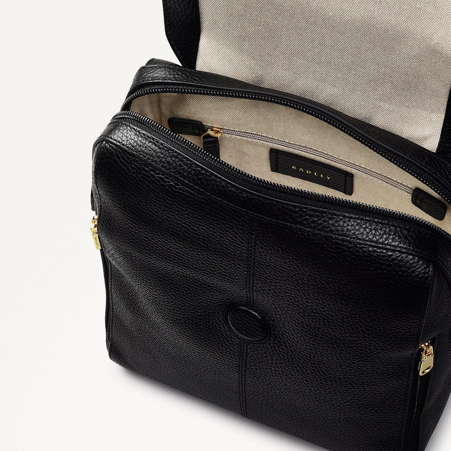 Lorne Close Leather Medium Flapover Backpack in Black - 111842