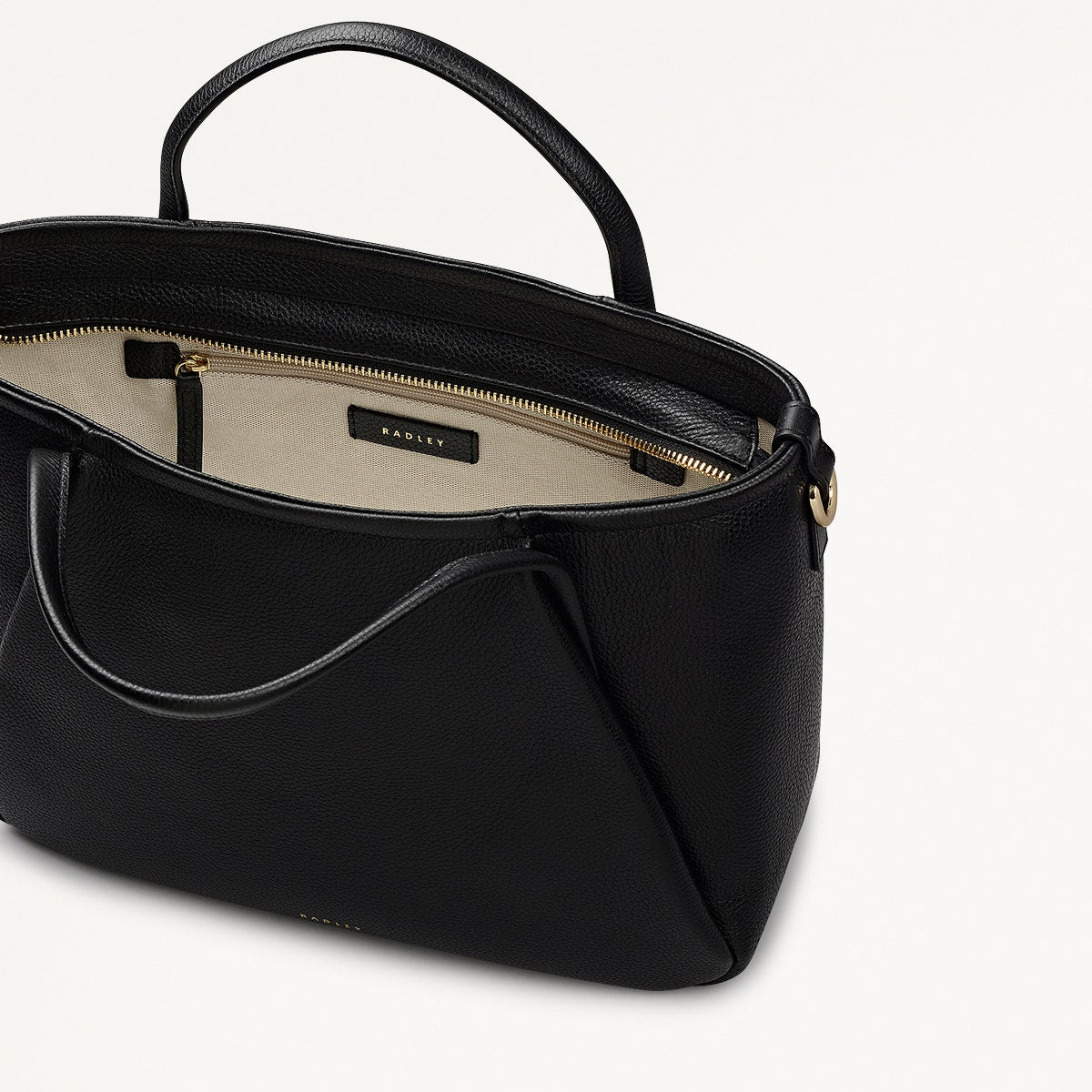 Eastney Street Leather Medium Ziptop Grab Bag in Black - 111910