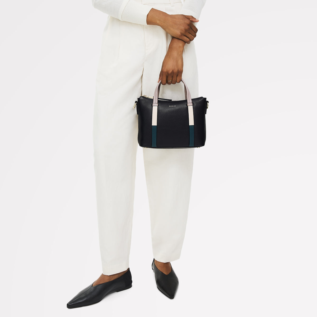 Waterloo Way Small Ziptop Grab Black - 111919