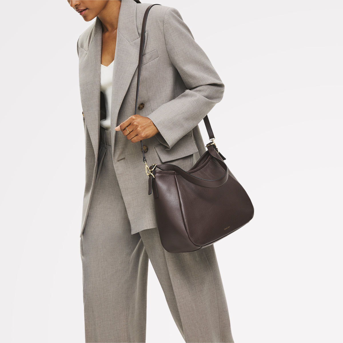 Eastney Street Leather Medium Ziptop Shoulder Bag in Dark Oak - 111924