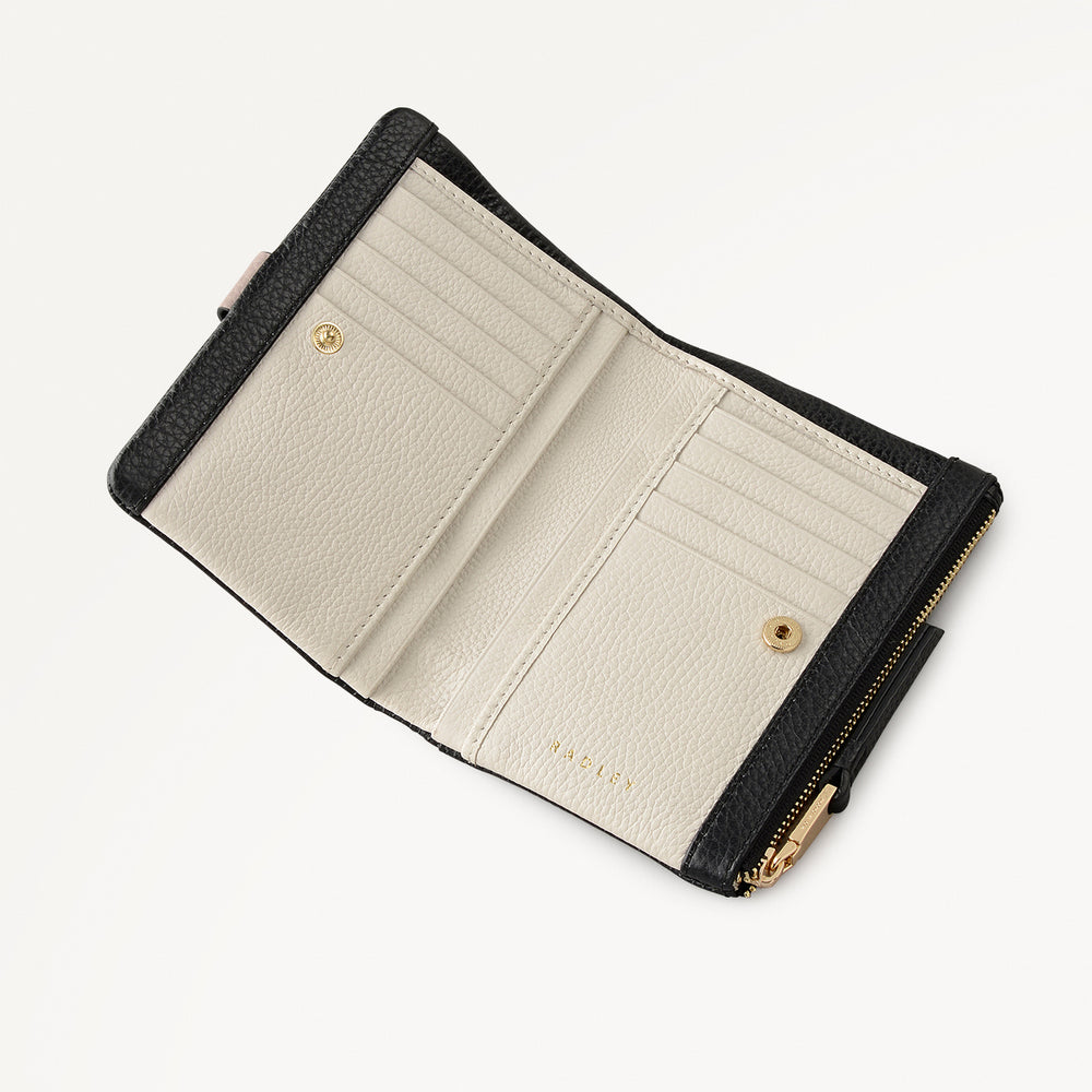 Waterloo Way Leather Medium Bifold Purse in Black - 111989