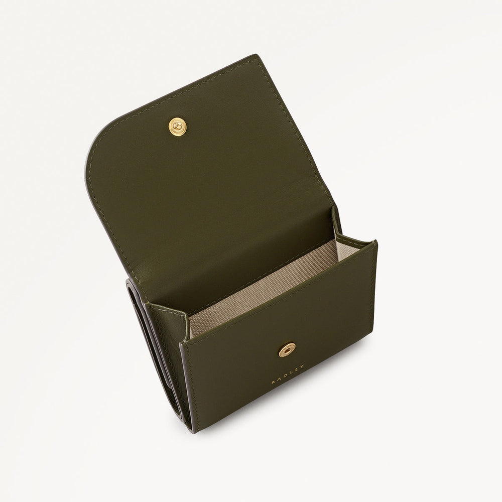 Pockets Leather Small Trifold Wallet in Pine Needle - 112066