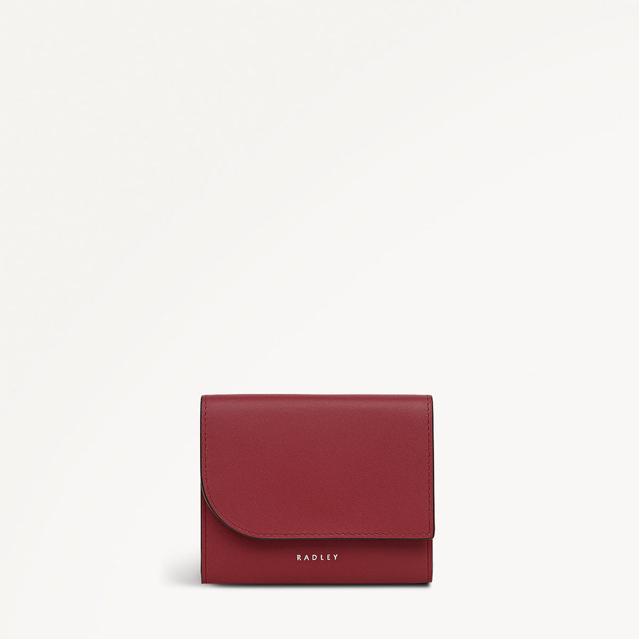 Pockets Leather Small Trifold Wallet in Carmine - 112068