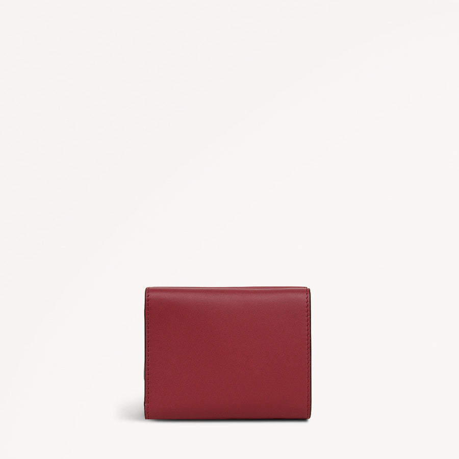 Pockets Leather Small Trifold Wallet in Carmine - 112068