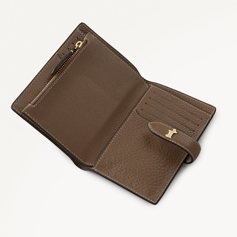 Willis Street Leather Medium Bifold Wallet in Coffee - 112071
