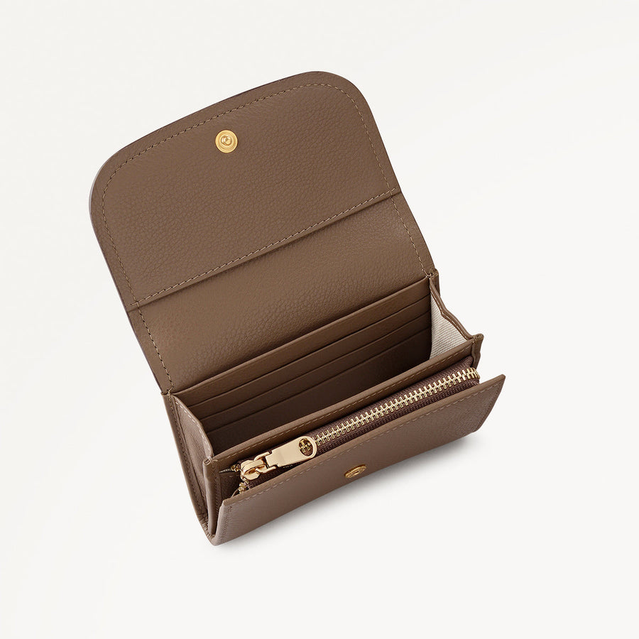 Bathurst Mews Leather Medium Flapover Wallet in Coffee - 112080