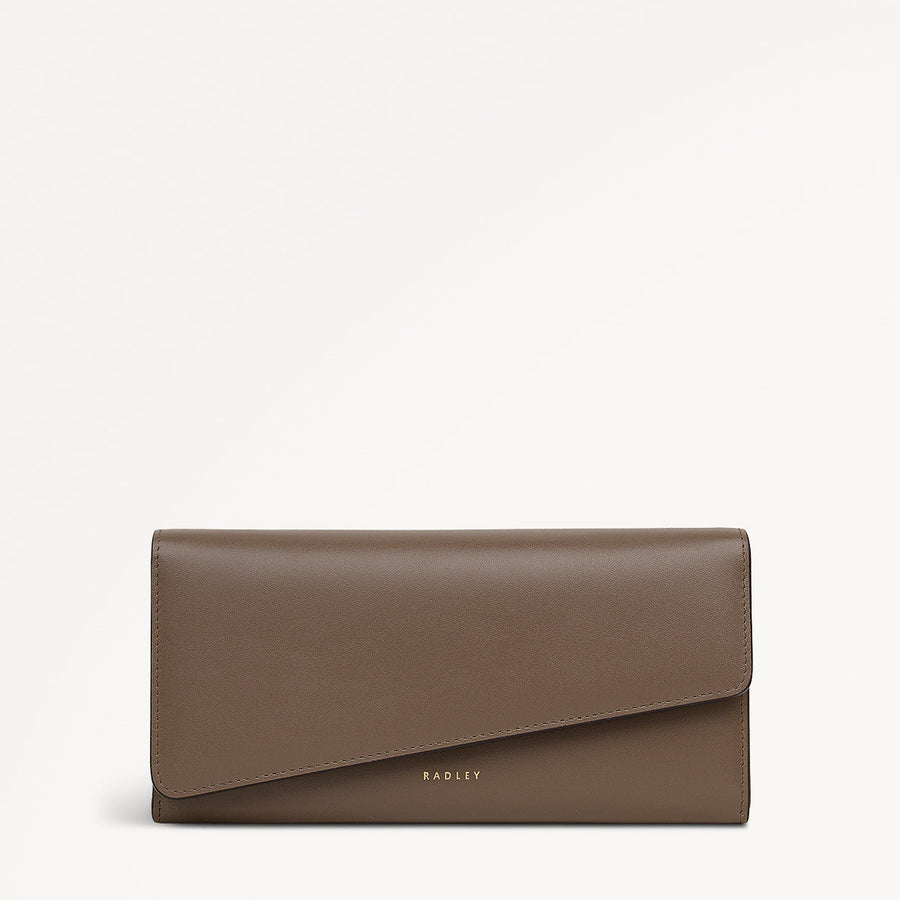 The Kensal Leather Large Flapover Wallet in Coffee - 112085