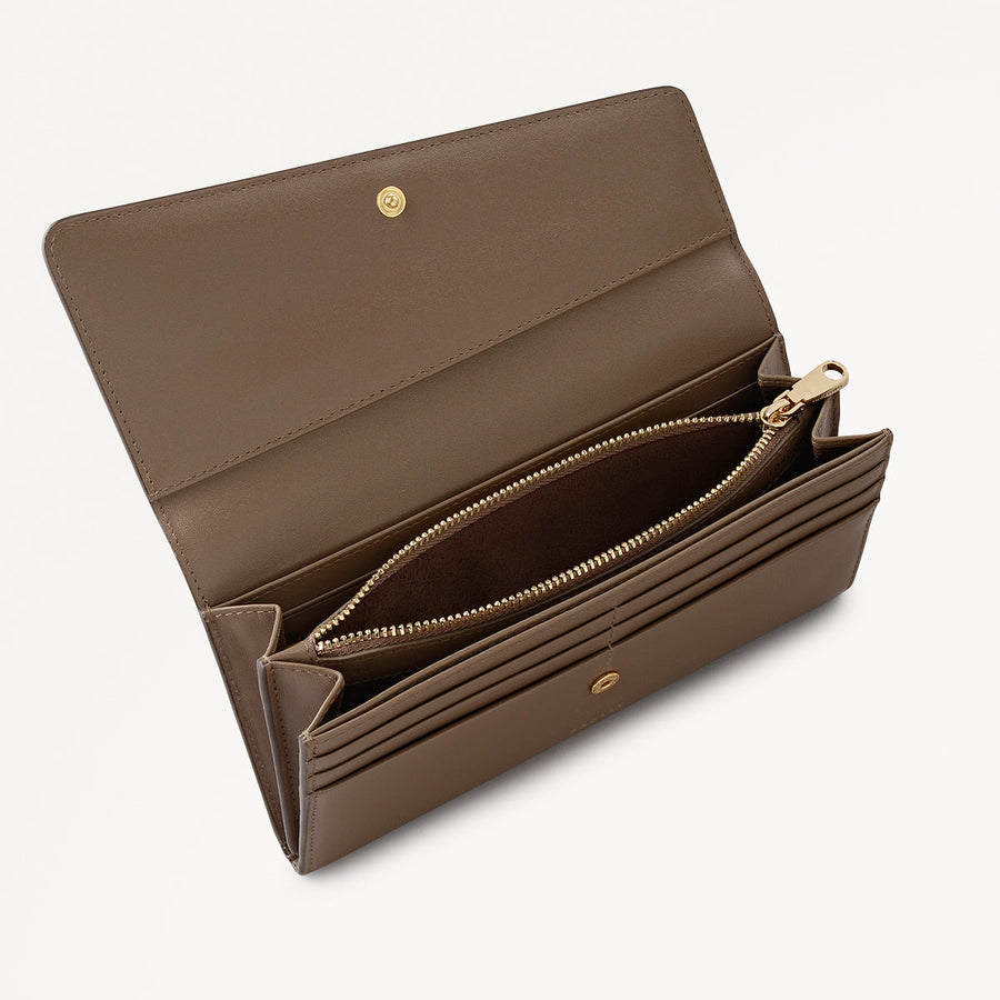 The Kensal Leather Large Flapover Wallet in Coffee - 112085