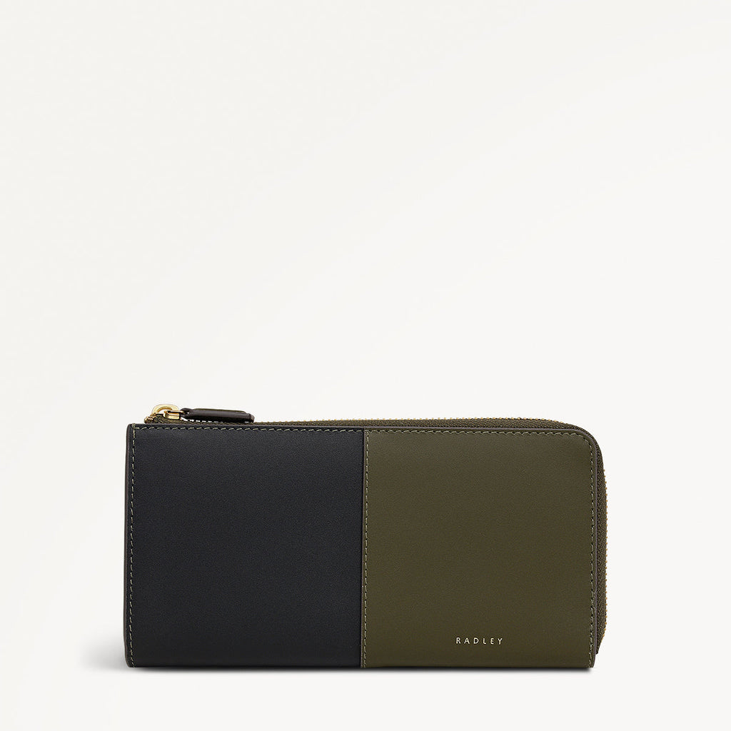 Chilworth Street Leather Large Zip Around Wallet in Black - 112095
