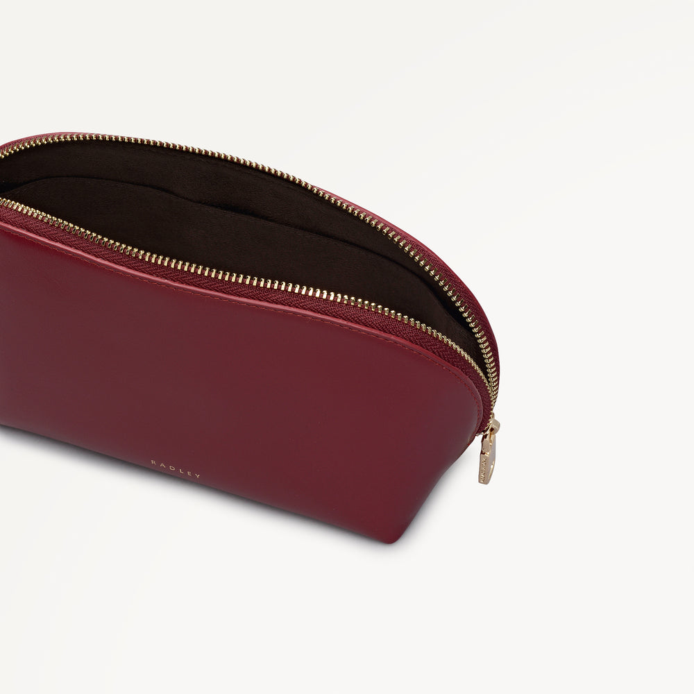 Commute Street Leather Medium  Cosmetic Pouch in Carmine - 112117