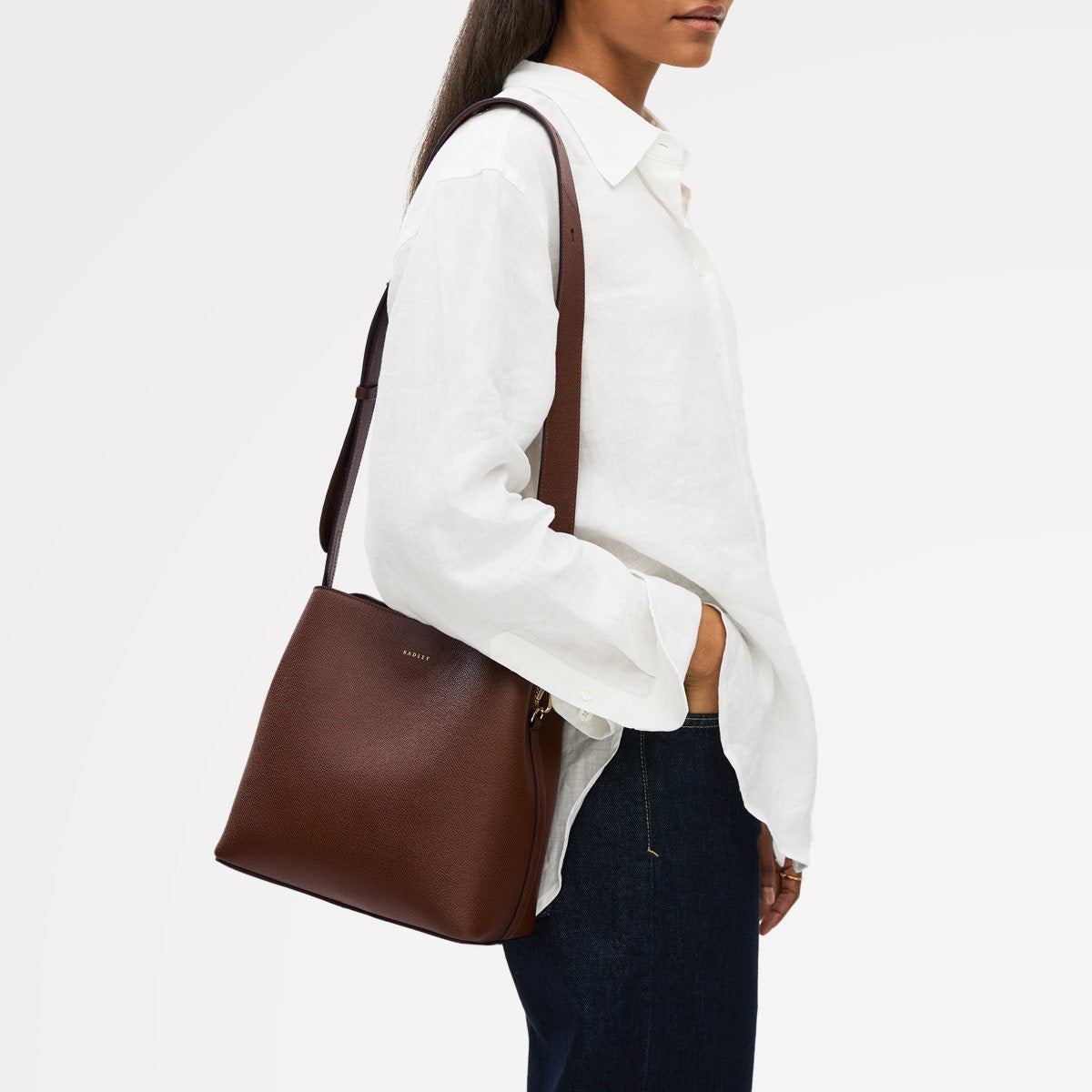 Dukes Place Texture Medium Compartment Crossbody Bag in Chocolate - 112131