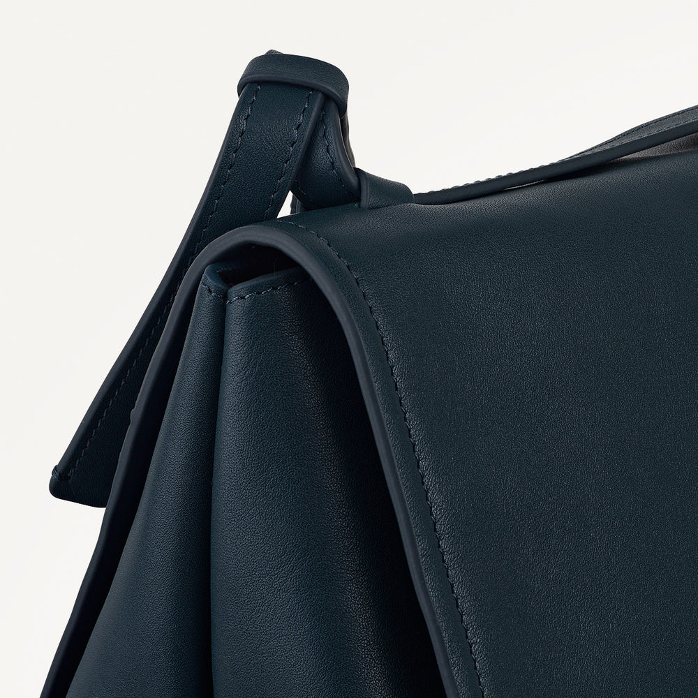 Mercer Street Leather Medium Flapover Shoulder Bag in Teal - 112178