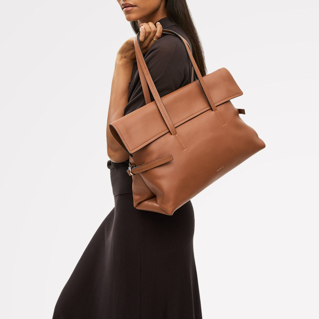 Fleet Street Medium Flapover Shoulder Bag in Toffee - 112188