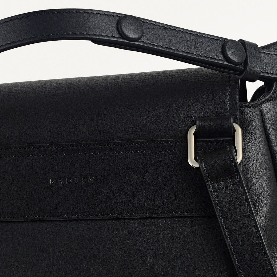 The Portobello Leather Medium Drawstring Backpack in Black - 112191