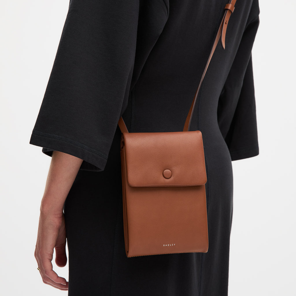 Mallow Street Leather Medium Phone Cross Body Bag in Toffee - 112209