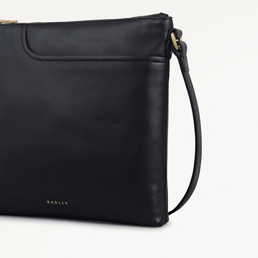 Pockets Small Ziptop North-South Cross Body Bag in Black - 112224