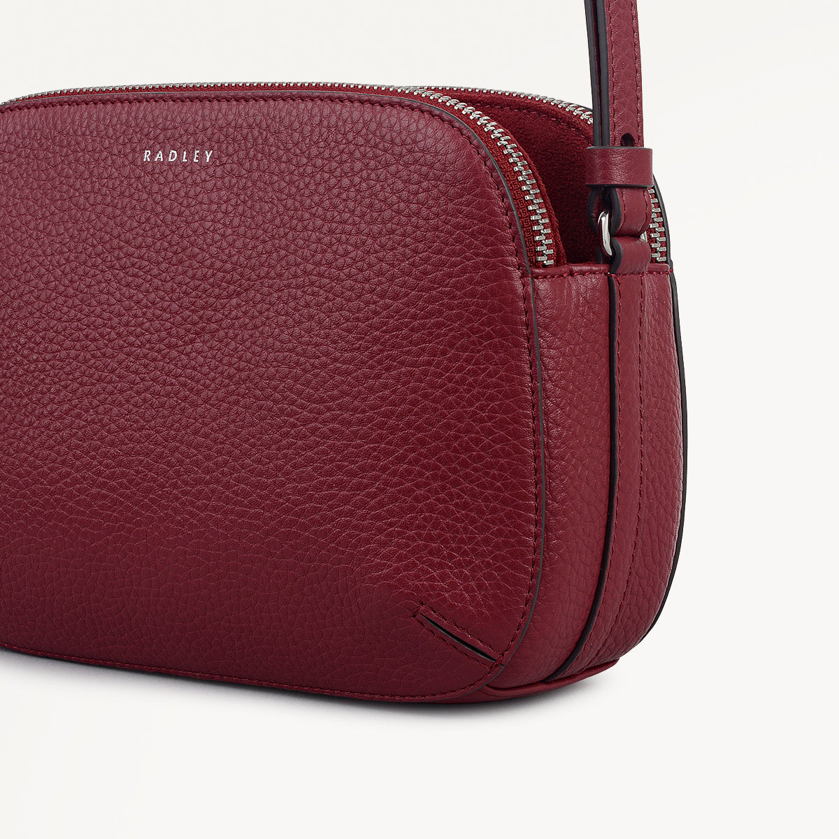 Dukes Place Leather Medium Ziptop Cross Body Bag in Carmine - 112232